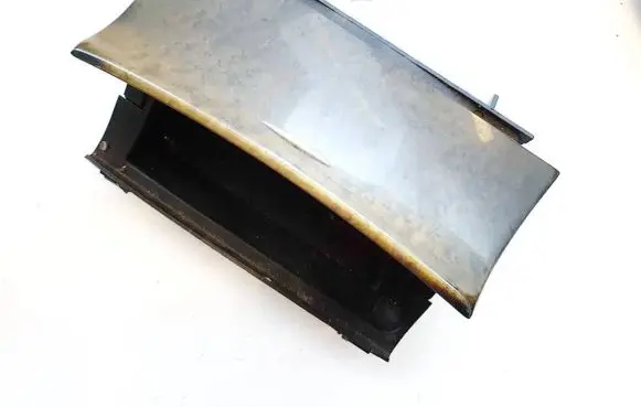 Mercedes-Benz E W211 Car ashtray a2118101330