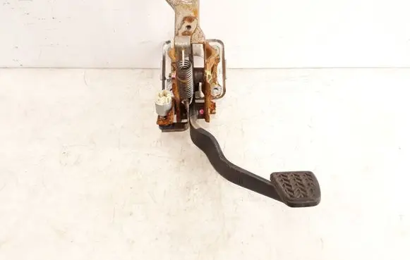 Toyota Previa (XR30, XR40) II Brake pedal