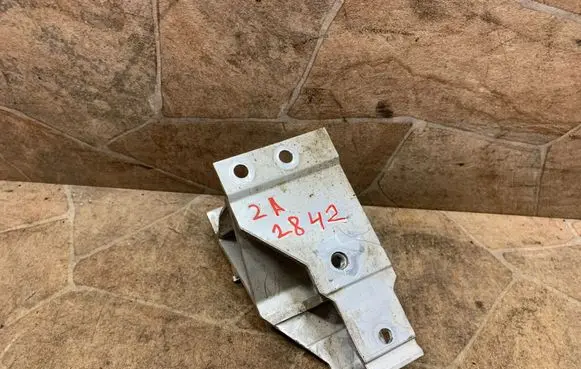 BMW 7 G11 G12 Radiator support slam panel bracket 7357215