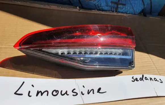 Skoda Octavia Mk4 Tailgate rear/tail lights 5E6945308