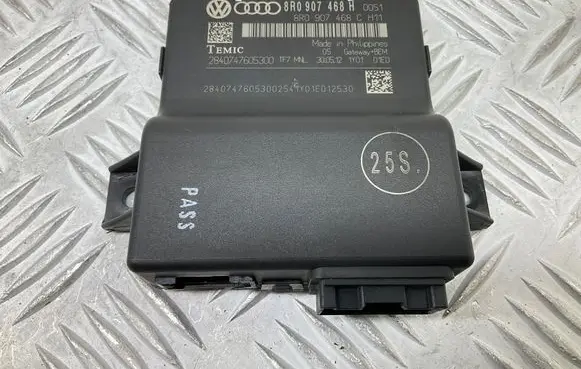 Audi A4 S4 B8 8K Gateway control module 8R0907468H