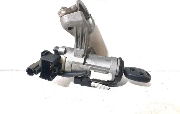 Toyota Corolla E120 E130 Ignition lock 45020024