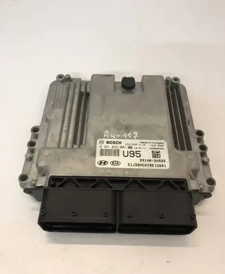KIA Ceed Engine control unit/module 391402A925 0281033002 EDC17C57