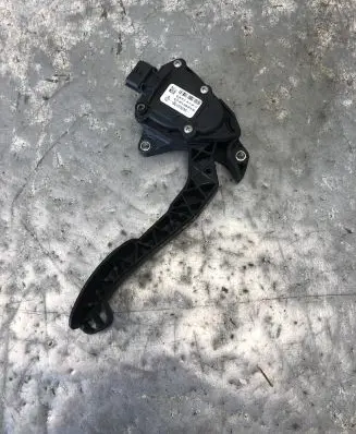 Renault Master III Accelerator throttle pedal 180107523R
