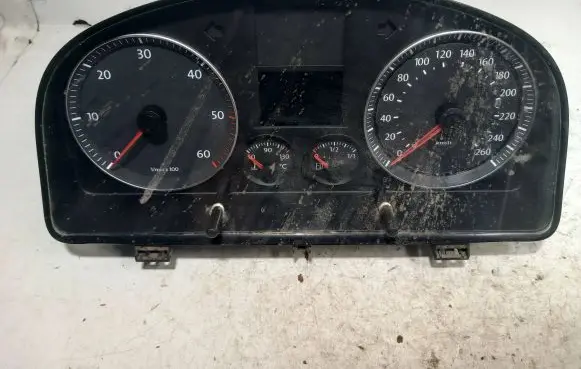 Volkswagen Touran I Speedometer (instrument cluster) V0011000