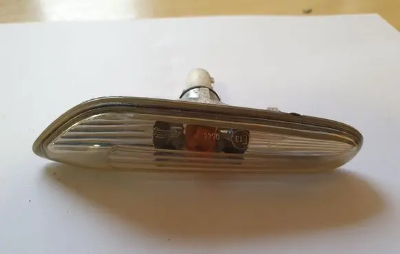BMW 5 E60 E61 Front fender indicator light 7165742