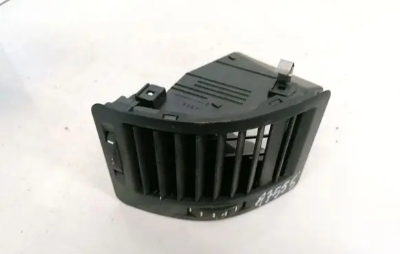 Skoda Octavia Mk2 (1Z) Dash center air vent grill
