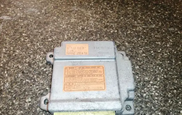 Mazda 323 F Airbag control unit/module B25E57K30B