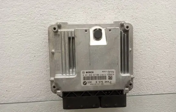 BMW 4 F32 F33 Engine control unit/module 8576344 0281030327 031272138