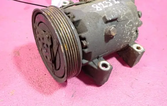 Nissan Micra Air conditioning (A/C) compressor (pump) 926001F701