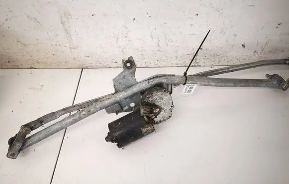 Volkswagen PASSAT B3 Front wiper linkage and motor 357955603A