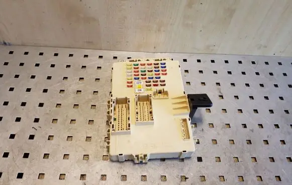 Hyundai i40 Fuse module 919503Z021