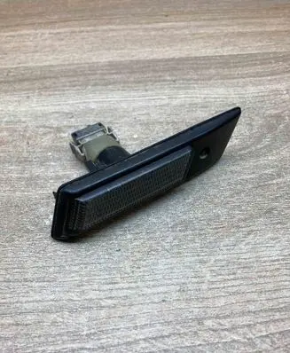 BMW 3 E36 Front fender indicator light BM002B WithPlug