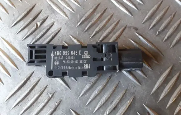 Audi A8 S8 D3 4E Airbag deployment crash/impact sensor 4B0959643D