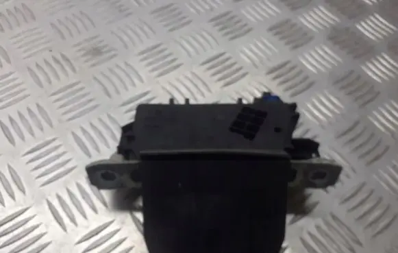 Opel Astra H Tailgate exterior lock 13117285