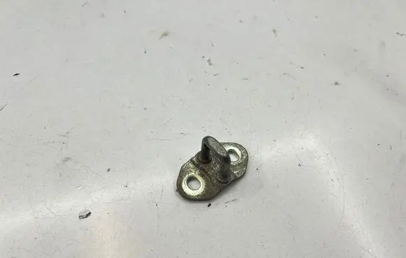 Toyota Hilux (AN10, AN20, AN30) Trunk lock loop
