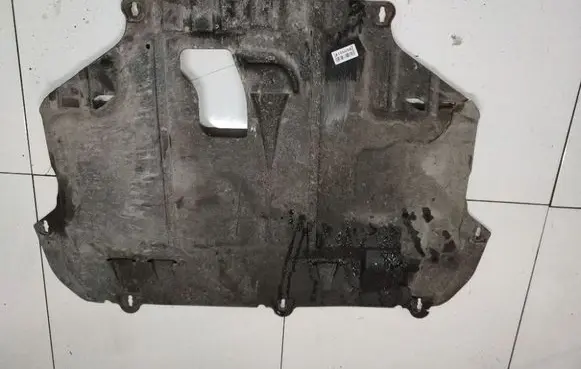 Ford Focus Engine splash shield/under tray