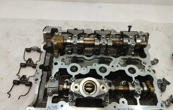 Mini One - Cooper F56 F55 Engine head 7628714