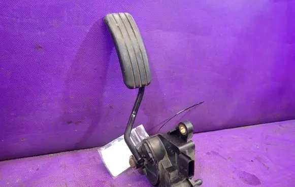 Renault Megane II Accelerator throttle pedal 8200153270