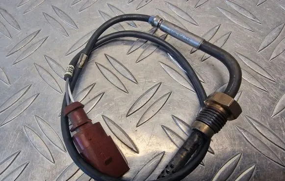 Skoda Octavia Mk2 (1Z) Exhaust gas temperature sensor 03G906088K