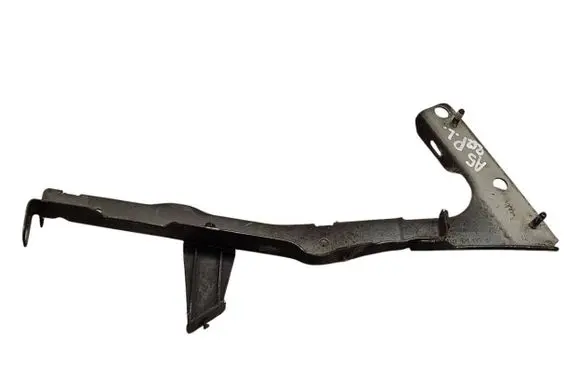 Audi A5 Sportback 8TA Fender mounting bracket 8T0821135C