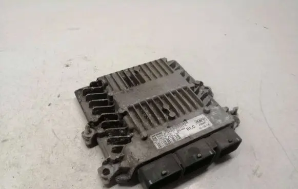 Volvo V50 Engine control unit/module 30729518 5WS40212G
