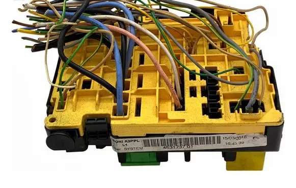 Peugeot 208 I BSM Control unit 9804848480