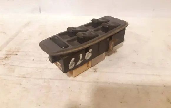 Mazda 626 Electric window control switch HG3066350 513540