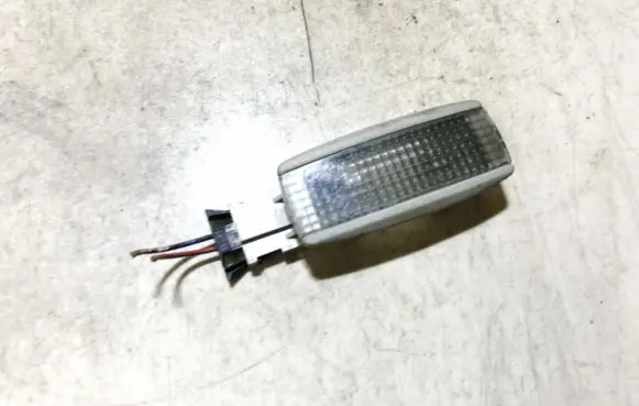 Volkswagen PASSAT B5 Other interior light 3b0947113