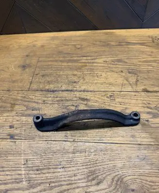 Citroen Berlingo Engine mounting bracket
