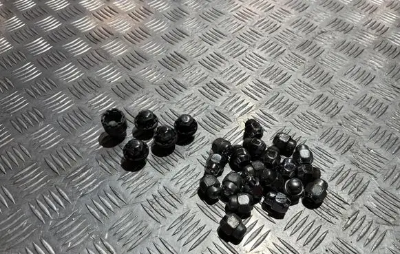 Hyundai Kona I Anti-theft wheel nuts and lock PU18600