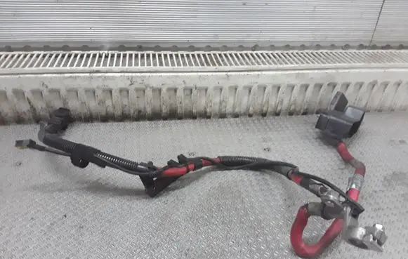BMW 7 E65 E66 Positive cable (battery)
