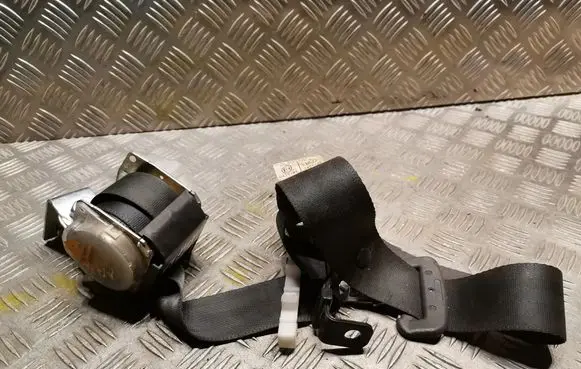 Nissan NP300 Middle seatbelt (rear) 7G5120