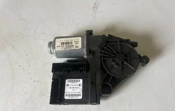 Volkswagen Caddy Front door window regulator motor 1T0959702D 402029C 1K0959792J