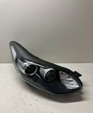 KIA Sportage Headlight/headlamp 92102F1100 R009R100CNL
