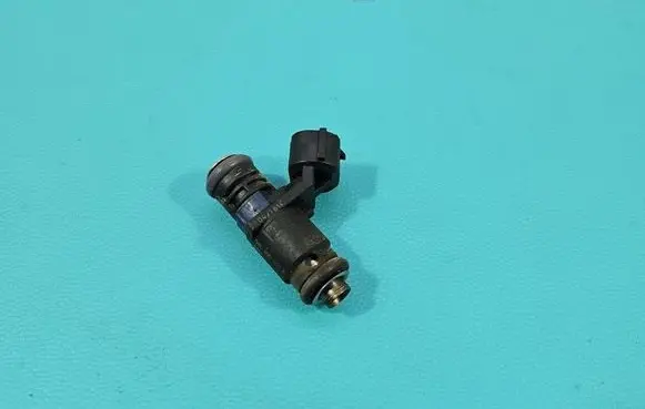 Skoda Fabia Mk3 (NJ) Fuel injector IMPRK1570229