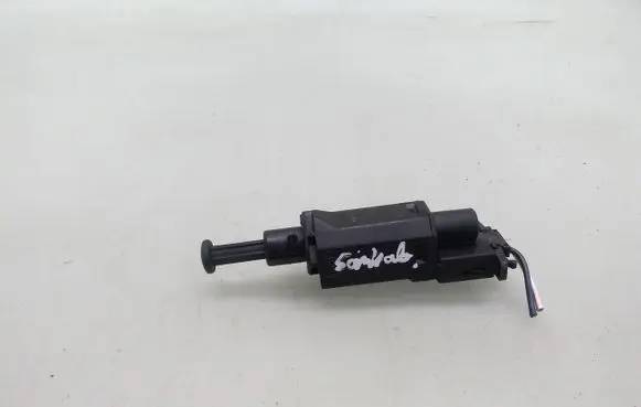 Volkswagen Golf IV Brake pedal sensor switch