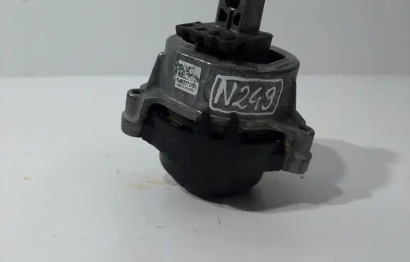 BMW X3 G01 Engine mount bracket 8482772-01