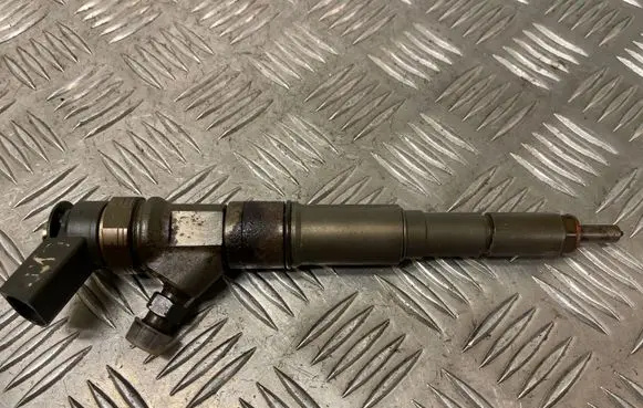 BMW 5 E60 E61 Fuel injector 0445110209