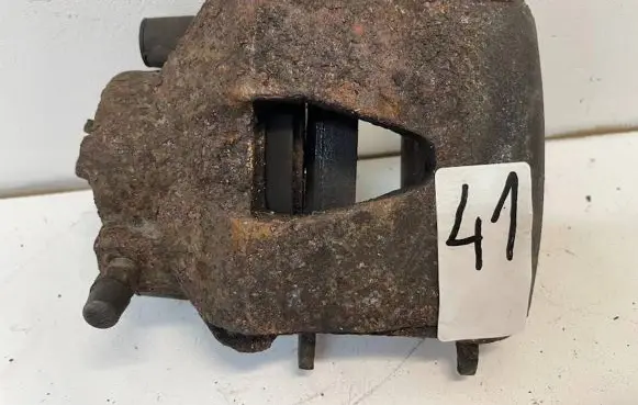Volkswagen Golf IV Front brake caliper