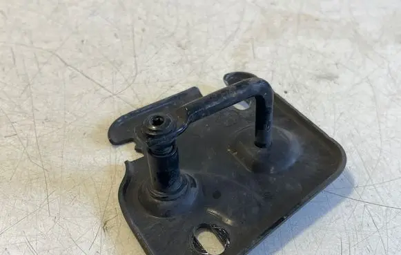 Audi Q2 - Engine bonnet/hood lock/latch loop/hook 81A823185A