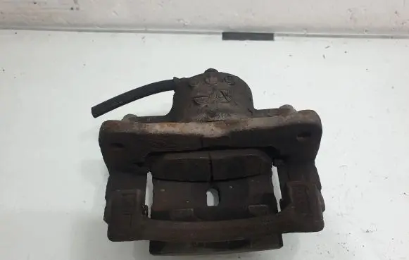 Toyota Prius (XW30) Front brake caliper