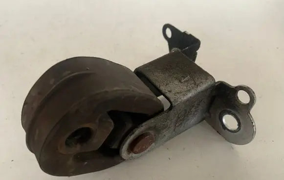 Audi Q5 SQ5 Muffler mount bracket/holder 8K0253144E 8D0253147G