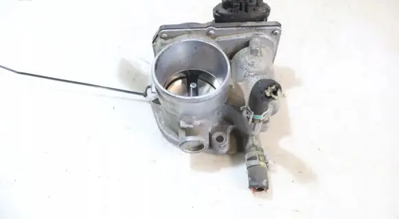 Toyota Yaris Throttle body valve 