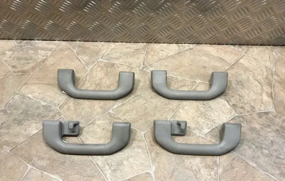 Mercedes-Benz C W204 A set of handles for the ceiling A2048100151
