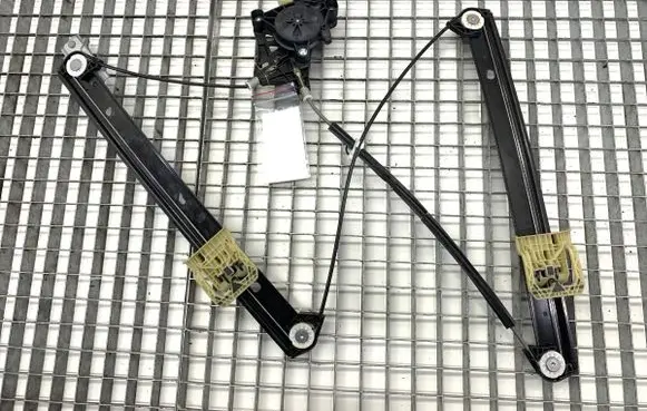Audi Q3 F3 Front door window regulator with motor 5Q0959801C