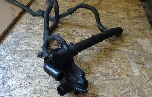 Seat Toledo II (1M) Thermostat/thermostat housing 032121111