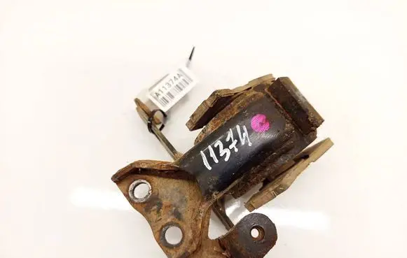 Mazda 323 F Engine mount bracket