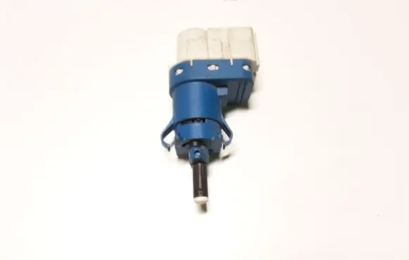Land Rover Discovery 3 - LR3 Brake pedal sensor switch XKB500030
