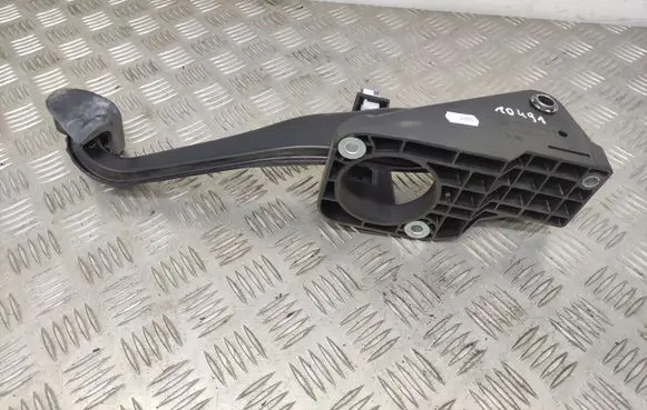 Mercedes-Benz A W176 Brake pedal A2462900019